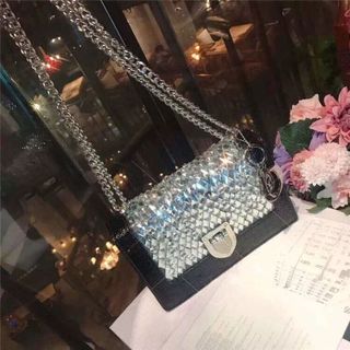 túi xách kết đá siêu sang