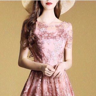 đầm xòe ren