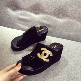 dép xuồng xỏ ngón