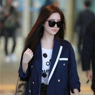 mắt kính siêu chất