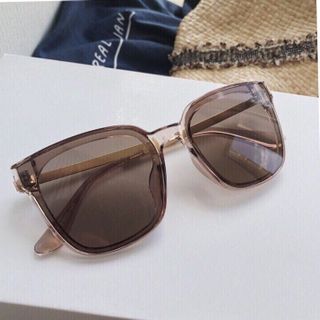 mắt kính siêu chất