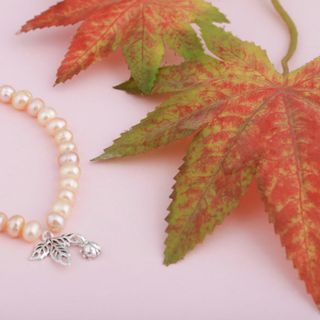 Vòng tay ngọc trai hạt charm