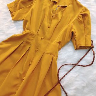 Đầm midi nút bọc tay phồng