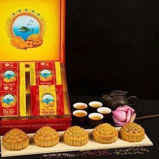 Bánh Trung Thu Yến Sào Khánh Hòa