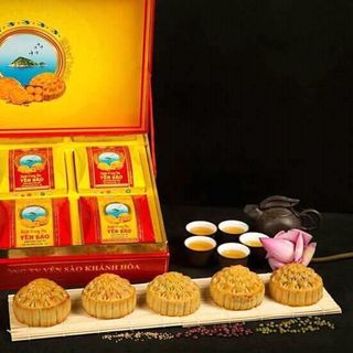 Bánh Trung Thu Yến Sào Khánh Hòa