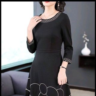 ĐẦM XOÈ THÊU HOẠ TIẾT