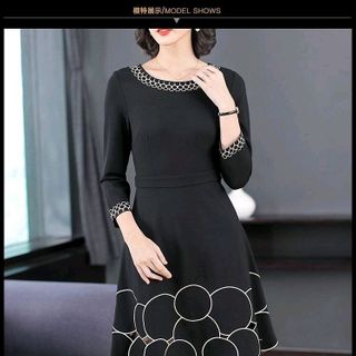 ĐẦM XOÈ THÊU HOẠ TIẾT