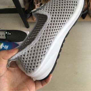 giầy lỗ xám