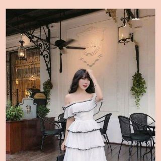 ĐẦM XÒE TRỄ VAI TIỂU THƯ
