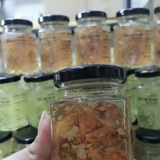 nạ yến cúc la mã