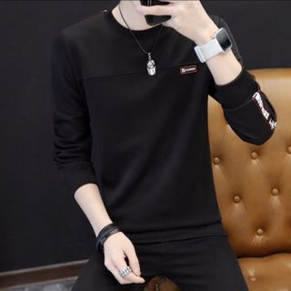 Áo thun phối chữ tay áo
