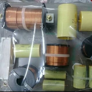 Phân tần SRX 725 công suất lớn 2 bass 1 treble 1 đôi