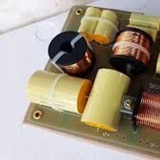 Phân tần SRX 725 công suất lớn 2 bass 1 treble 1 đôi