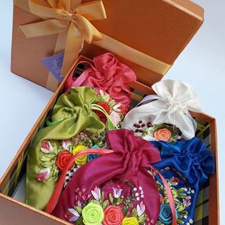 Túi thơm thêu oải hương