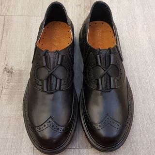 Giày tây cột dây Hansamu - AL đế cao su đục lỗ viền hoa văn