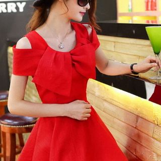 Đầm Xòe Rớt Vai Nơ Ngực
