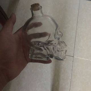 Bình thuỷ tinh đầu lâu nút bần