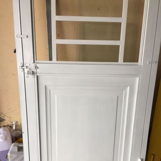 chuyên bán sỉ và lẻ các loại cửa