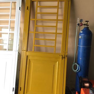 chuyên bán sỉ và lẻ các loại cửa