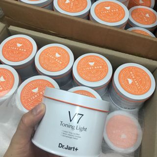 kem dưỡng V7 hàn quốc