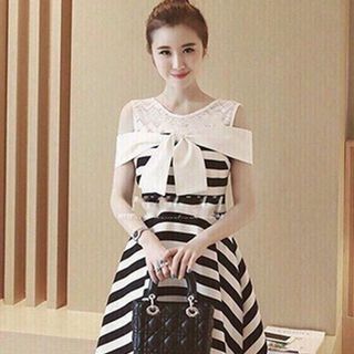 Đầm Xòe Sọc Phối Ren MS 173