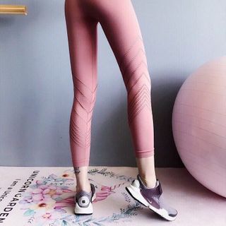 Quần dài đục lỗ 3