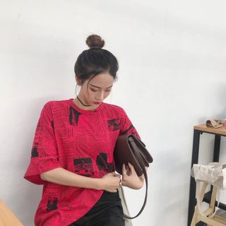áo thun unisex in tờ báo