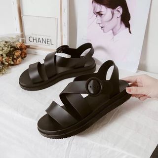 giày sandal chất nhựa dẻo