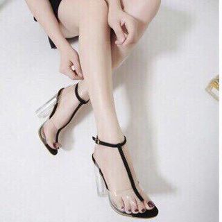 giày sandal gót vuông trong