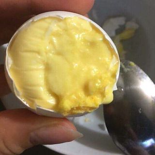 trứng gà ấp dở