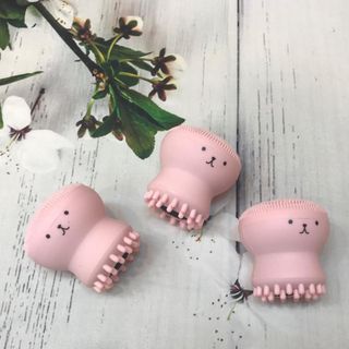 Cọ rửa mặt và massage bạch tuộc