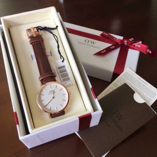 Đồng hồ Nam nữ giá rẻ dây da