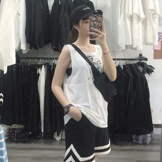 QUẦN SHORT V LINE SỌC