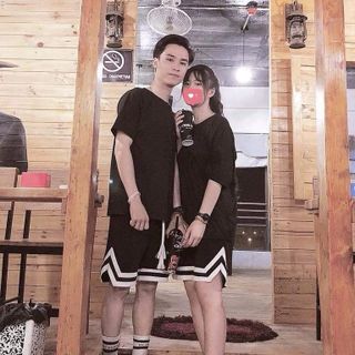 QUẦN SHORT V LINE SỌC