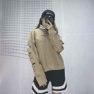QUẦN SHORT V LINE SỌC
