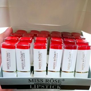 Son sáp lì tông đỏ