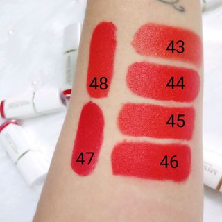 Son sáp lì tông đỏ