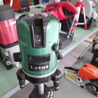 máy cân bằng lase