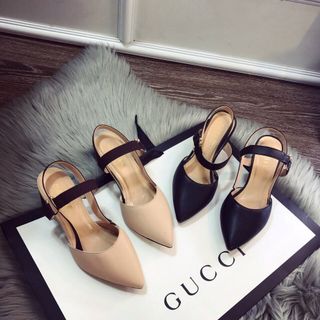 giày sandal cao gót bít mui