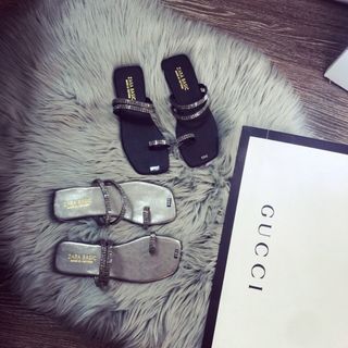 dép xỏ ngón