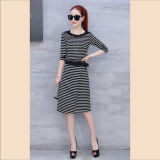 ĐẦM ÔM TAY DÀI PHỐI NỊT ĐEN