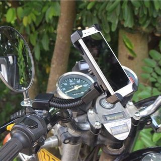 kẹp điện thoại trên xe máy