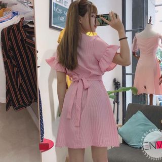 Đầm Caro Tay Loe Kèm Dây Thắt Eo