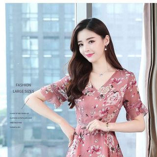Đầm Hoa Cổ V Tay Loe