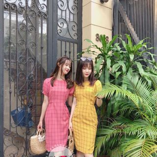 Đầm Caro Tay Phồng Giáng Ôm