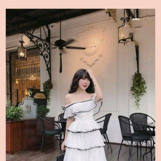 ĐẦM XÒE TRỄ VAI TIỂU THƯ