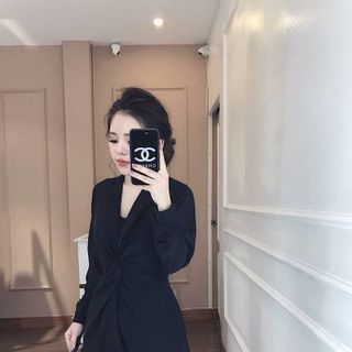 Đầm Body Xoắn Eo Dài Tay