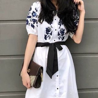 ĐẦM XÒE HOA TRỆ VAI CỘT EO