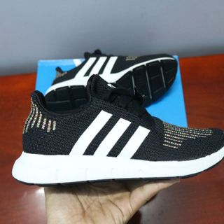 Giày Thể Thao Nữ