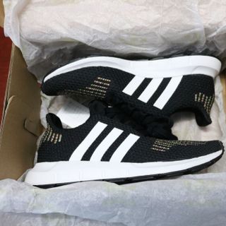 Giày Thể Thao Nữ